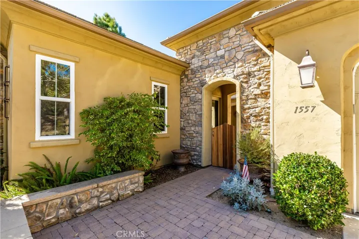 1557 Loch Ness Drive, Fallbrook, California 92028