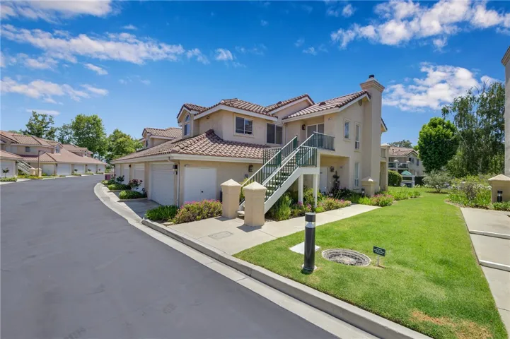 420 Huyler Lane B, Simi Valley, California 93065