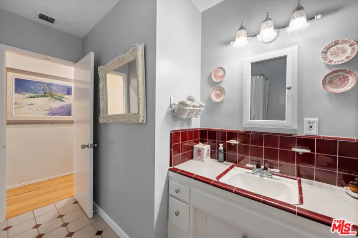 19606 Enadia Way, Reseda, California 91335