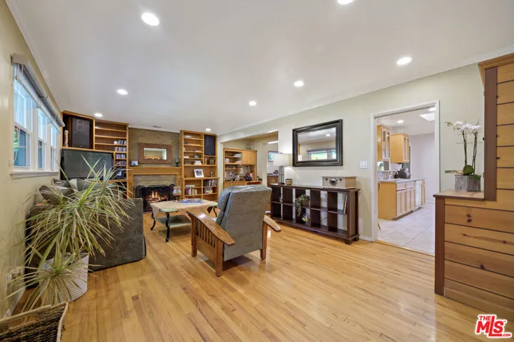 19606 Enadia Way, Reseda, California 91335