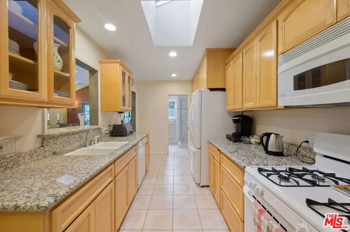 19606 Enadia Way, Reseda, California 91335