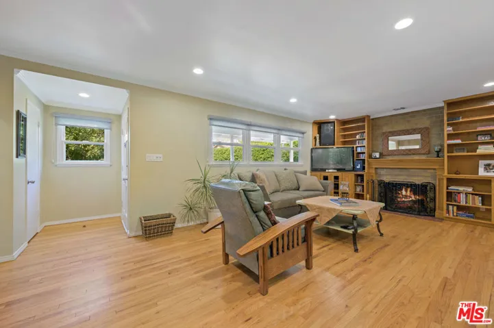 19606 Enadia Way, Reseda, California 91335