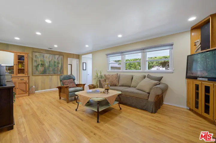 19606 Enadia Way, Reseda, California 91335
