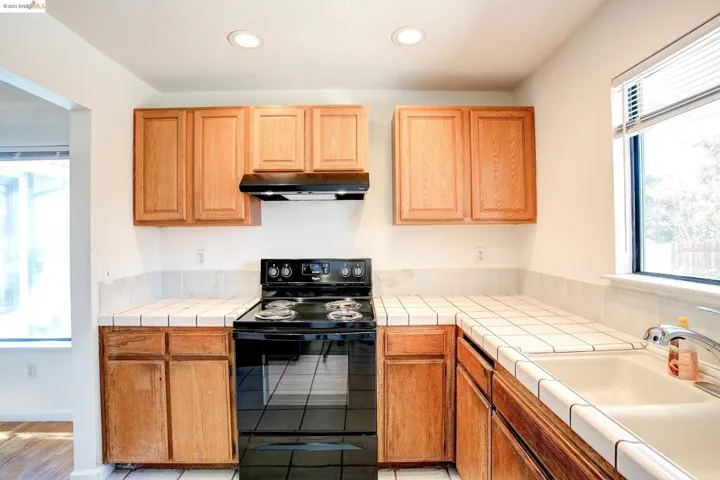 913 Flintrock Dr, Antioch, California 94509