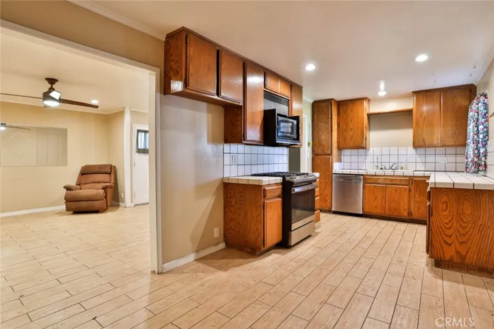 10721 Alameda Avenue, Bloomington, California 92316