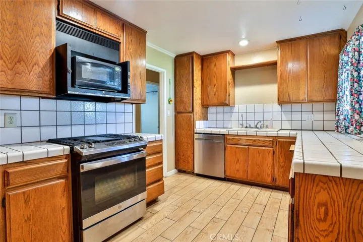 10721 Alameda Avenue, Bloomington, California 92316