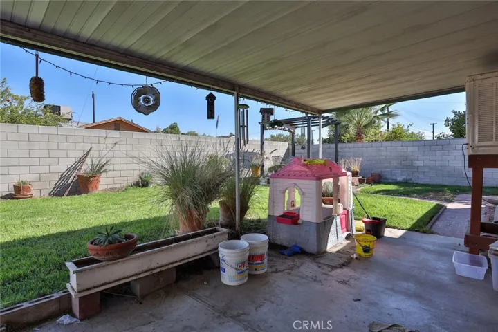 10721 Alameda Avenue, Bloomington, California 92316