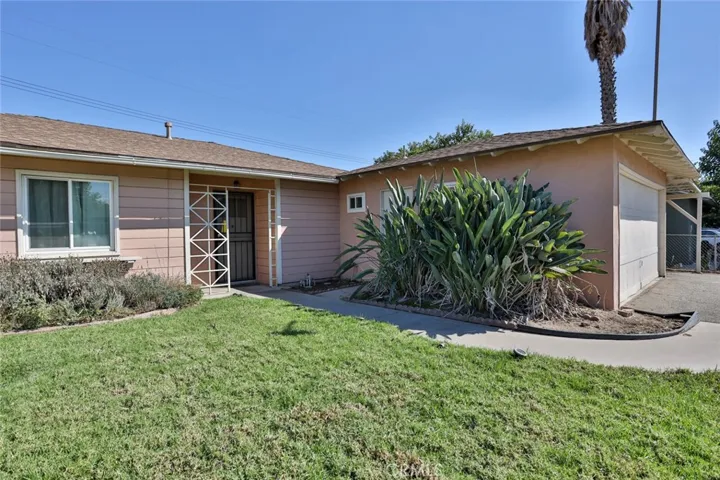 10721 Alameda Avenue, Bloomington, California 92316