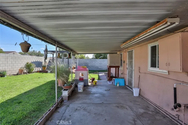10721 Alameda Avenue, Bloomington, California 92316