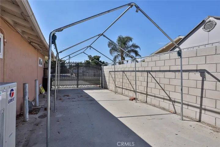 10721 Alameda Avenue, Bloomington, California 92316