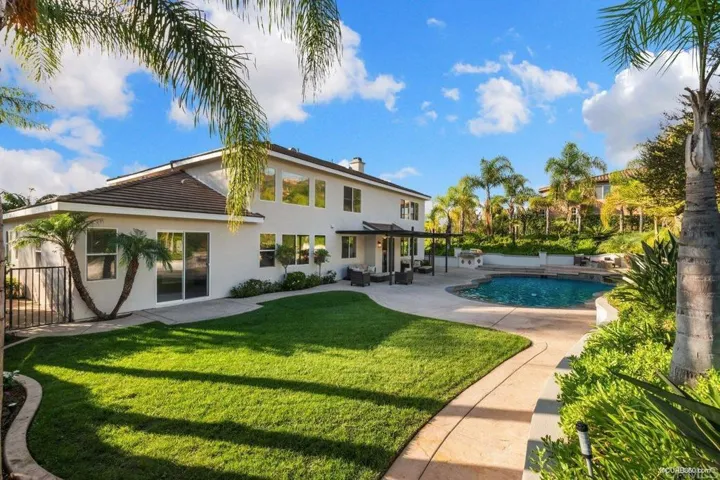 2330 Carioca Place, Vista, California 92084