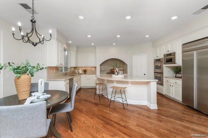 2330 Carioca Place, Vista, California 92084
