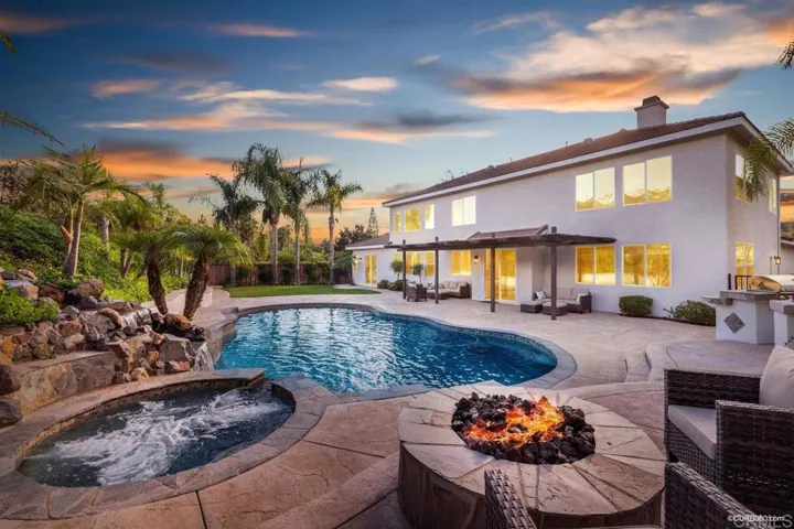 2330 Carioca Place, Vista, California 92084