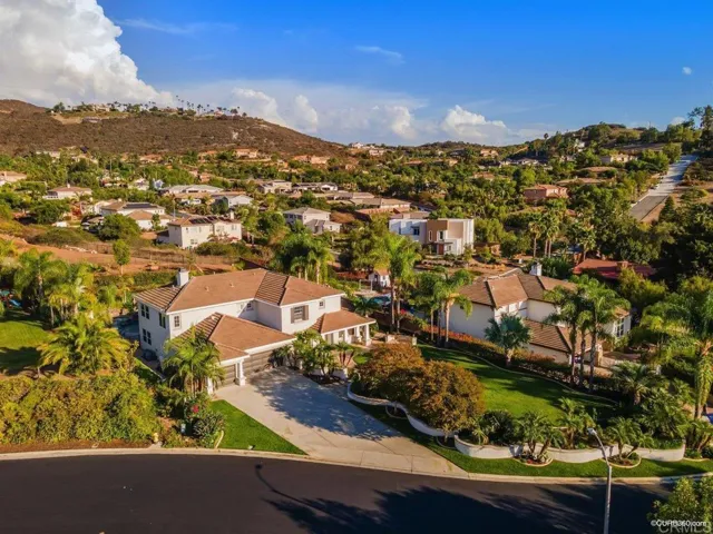 2330 Carioca Place, Vista, California 92084