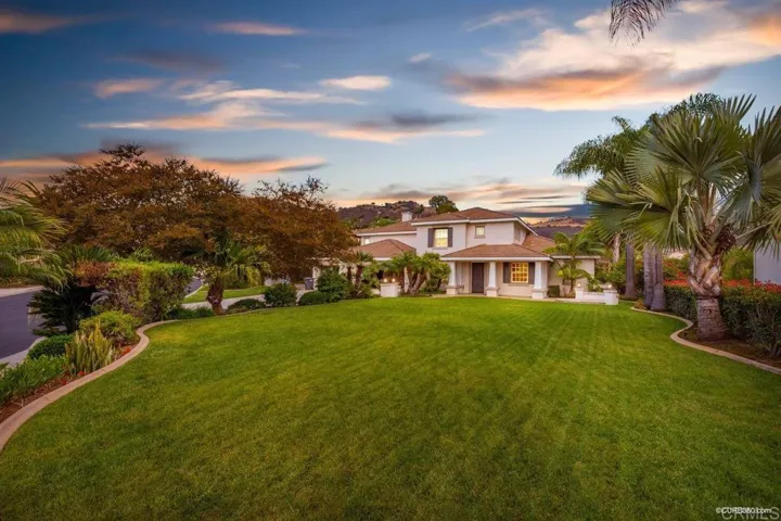 2330 Carioca Place, Vista, California 92084
