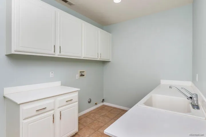 2330 Carioca Place, Vista, California 92084