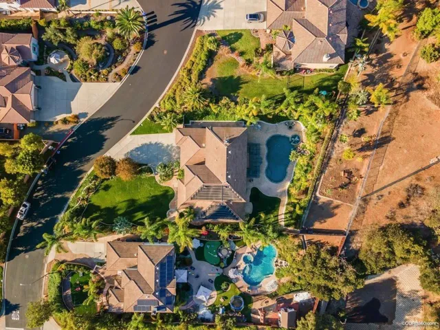 2330 Carioca Place, Vista, California 92084