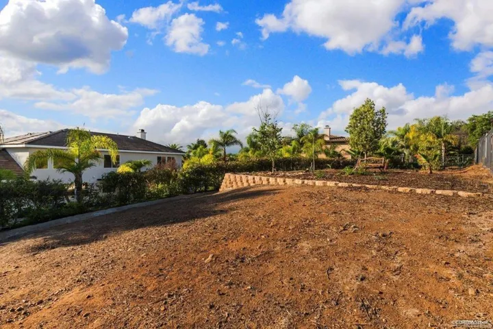 2330 Carioca Place, Vista, California 92084