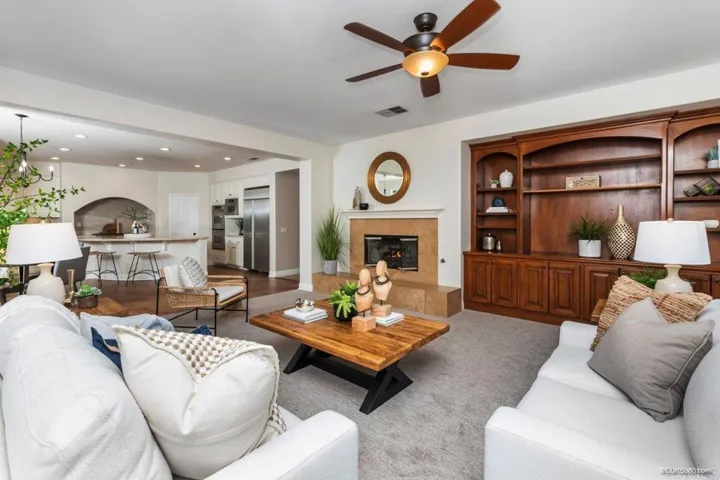 2330 Carioca Place, Vista, California 92084