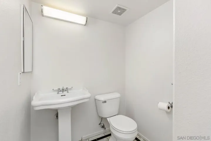 922 N Walnut St 4, La Habra Heights, California 90631