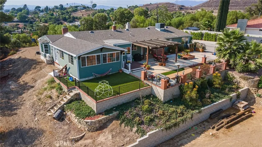 9994 Helen Avenue, Shadow Hills, California 91040