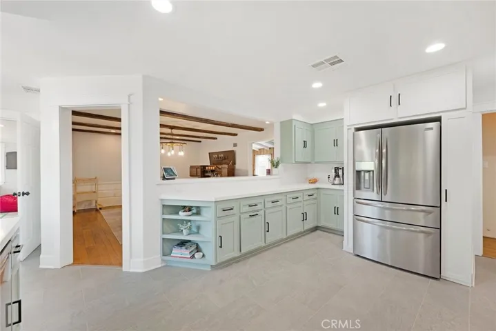 9994 Helen Avenue, Shadow Hills, California 91040