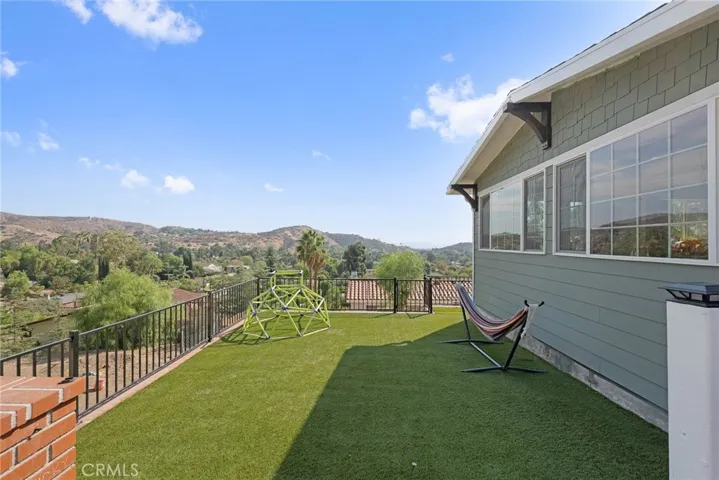 9994 Helen Avenue, Shadow Hills, California 91040