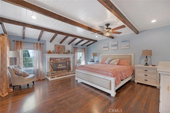 9994 Helen Avenue, Shadow Hills, California 91040