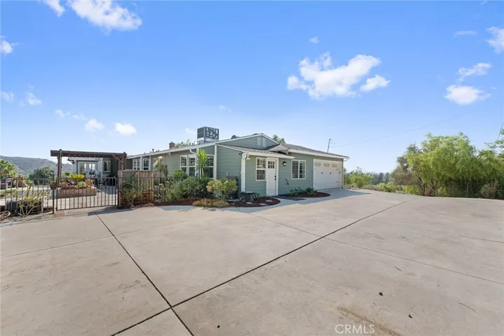 9994 Helen Avenue, Shadow Hills, California 91040