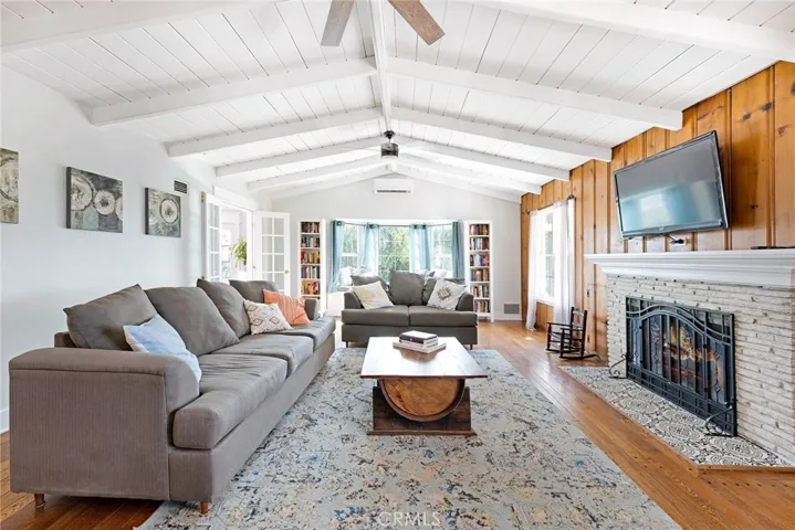 9994 Helen Avenue, Shadow Hills, California 91040