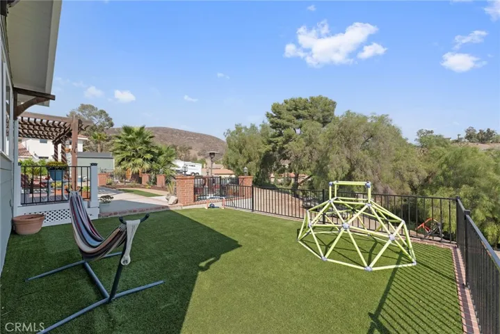 9994 Helen Avenue, Shadow Hills, California 91040