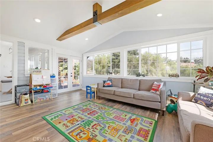 9994 Helen Avenue, Shadow Hills, California 91040