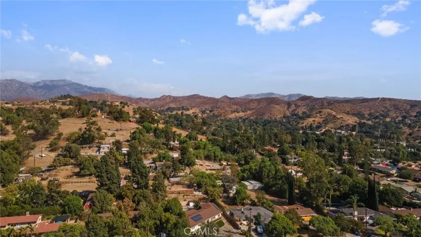 9994 Helen Avenue, Shadow Hills, California 91040
