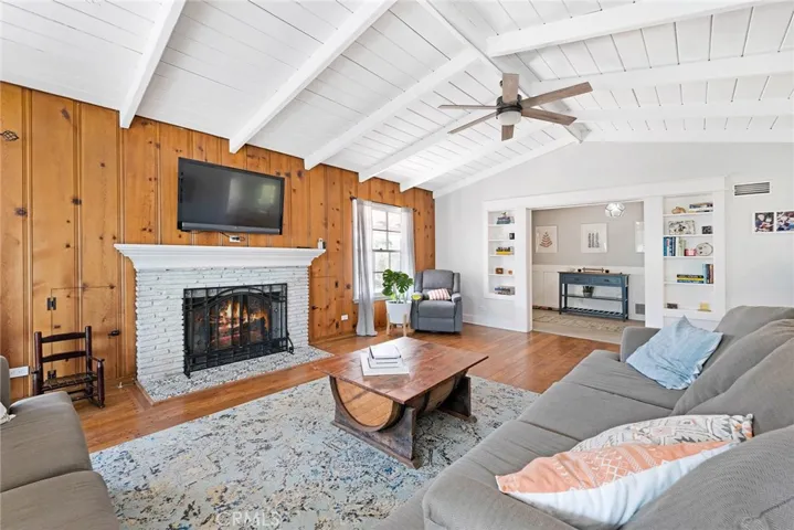 9994 Helen Avenue, Shadow Hills, California 91040