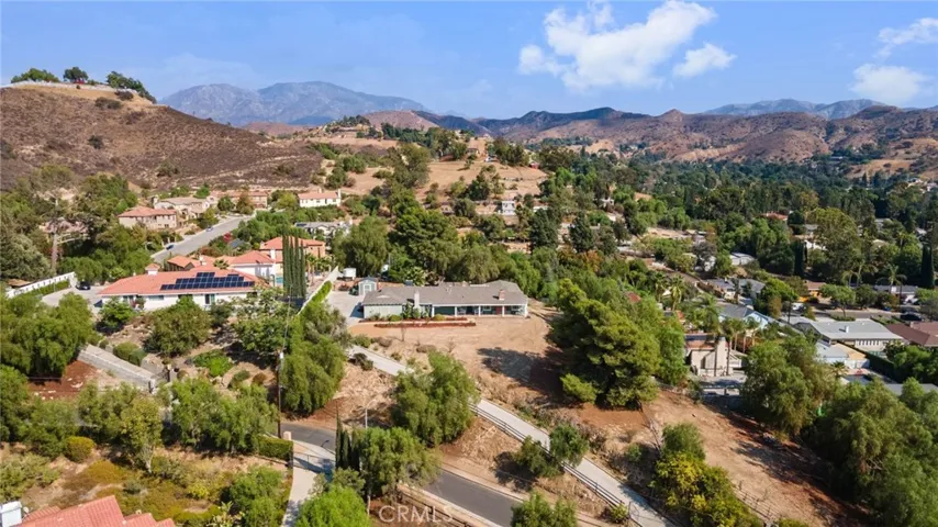 9994 Helen Avenue, Shadow Hills, California 91040