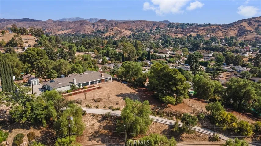 9994 Helen Avenue, Shadow Hills, California 91040