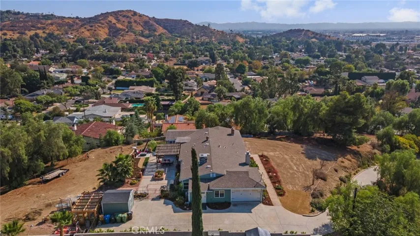 9994 Helen Avenue, Shadow Hills, California 91040