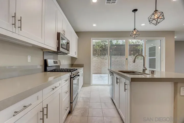 995 Camino Aldea, Chula Vista, California 91913