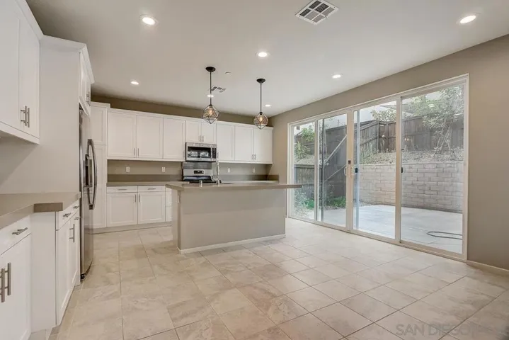 995 Camino Aldea, Chula Vista, California 91913