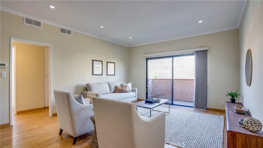 424 S Westmoreland Avenue 204, Los Angeles, California 90020