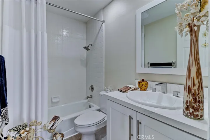23249 Villena, Mission Viejo, California 92692