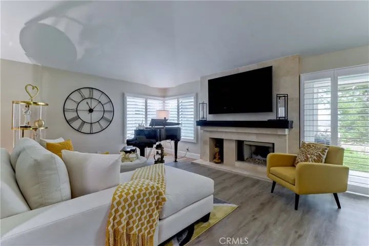 23249 Villena, Mission Viejo, California 92692