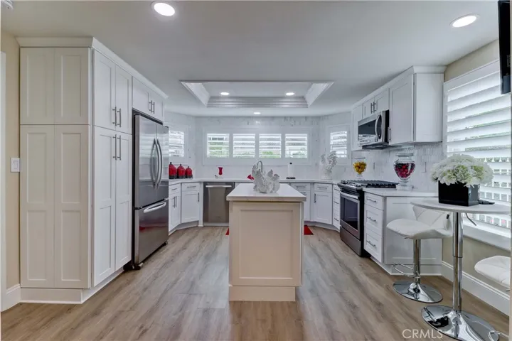 23249 Villena, Mission Viejo, California 92692