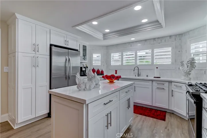 23249 Villena, Mission Viejo, California 92692