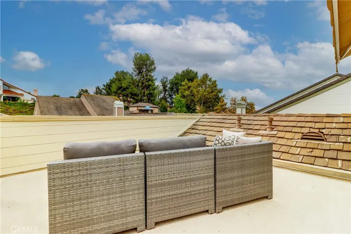 23249 Villena, Mission Viejo, California 92692