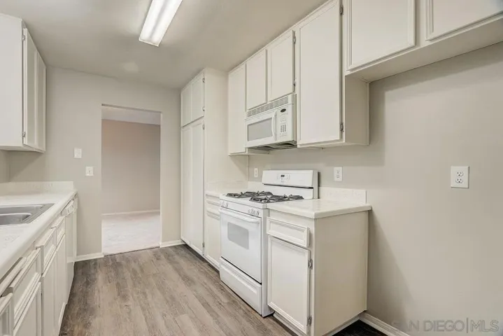 1067 La Sombra Dr, San Marcos, California 92078