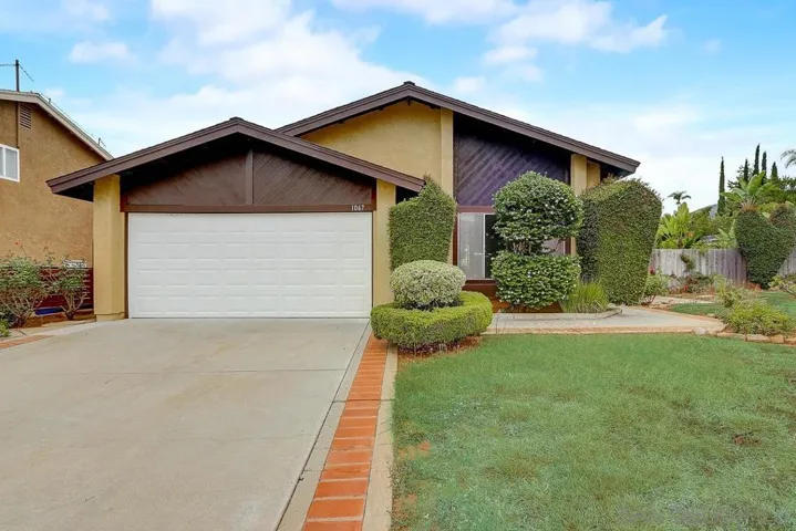 1067 La Sombra Dr, San Marcos, California 92078