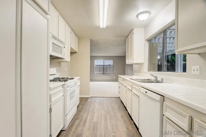 1067 La Sombra Dr, San Marcos, California 92078