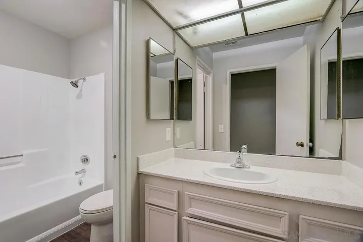 1067 La Sombra Dr, San Marcos, California 92078