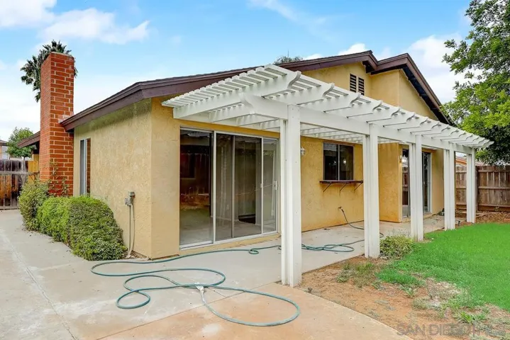 1067 La Sombra Dr, San Marcos, California 92078